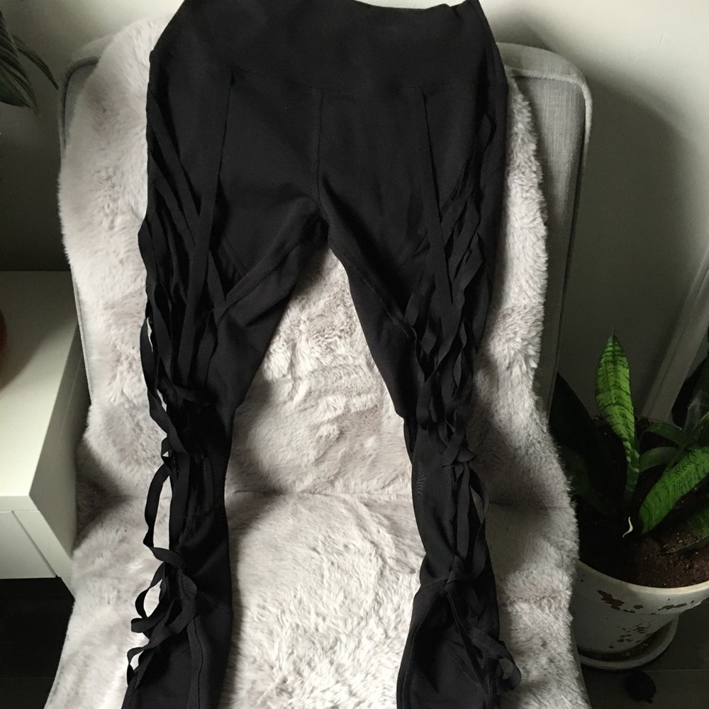 EUC Alo Women’s High waist Small BLK yoga pants